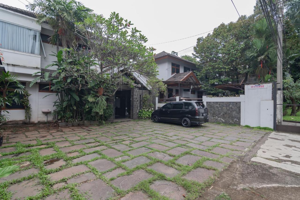 Imelda Residence Setrasari Redpartner Bandung Exterior foto
